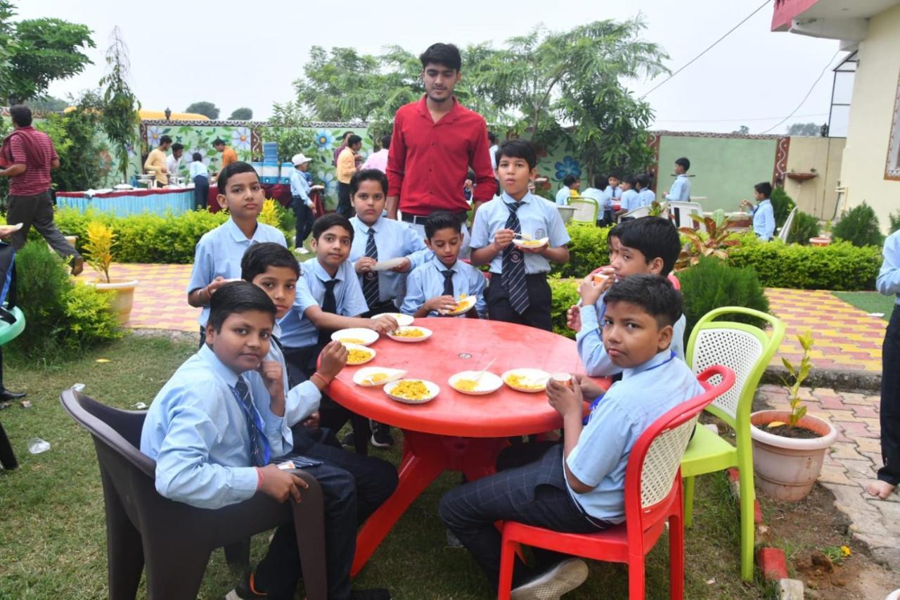 Bundeli Farm Resort & Banquet Orchha Bagian luar foto
