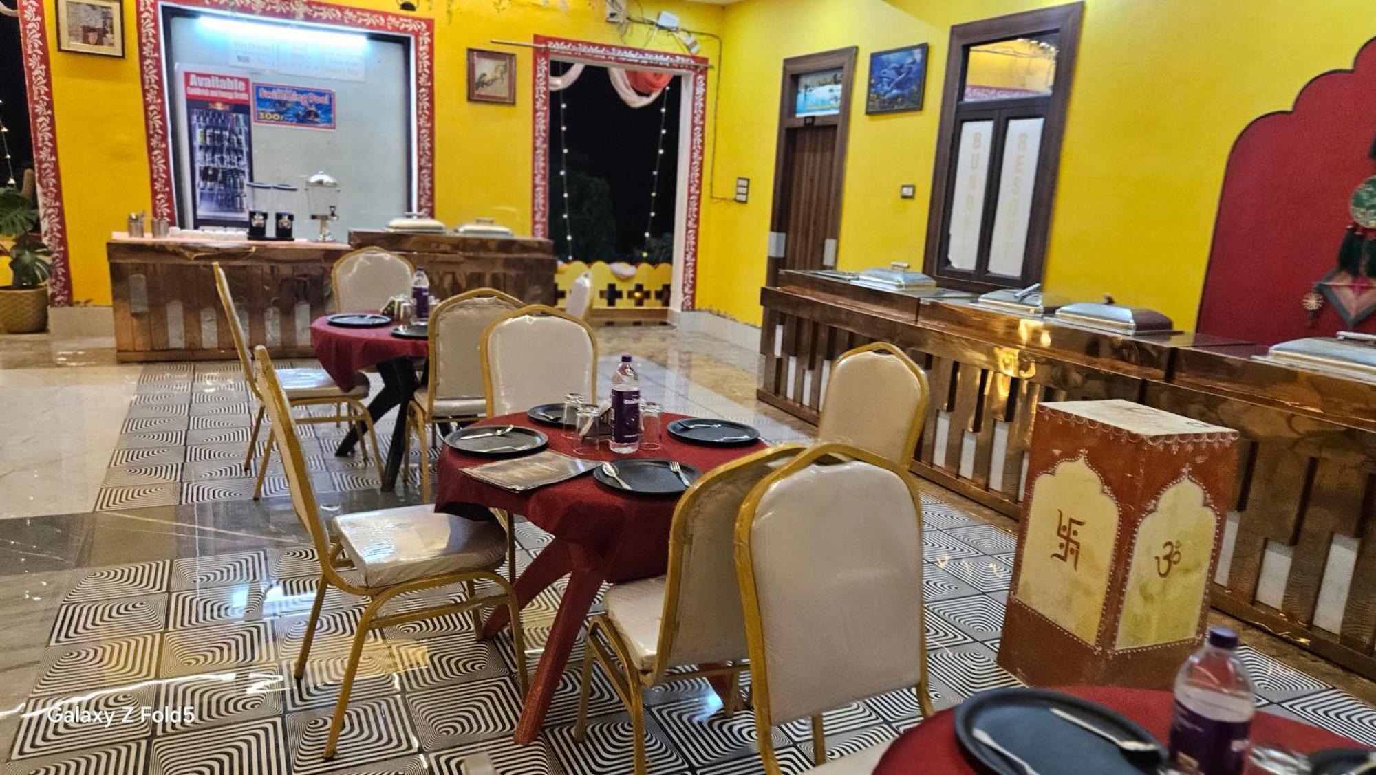 Bundeli Farm Resort & Banquet Orchha Bagian luar foto